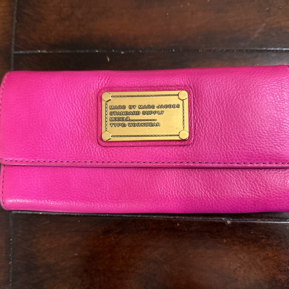 Mark Jacobs Barbie pink wallet